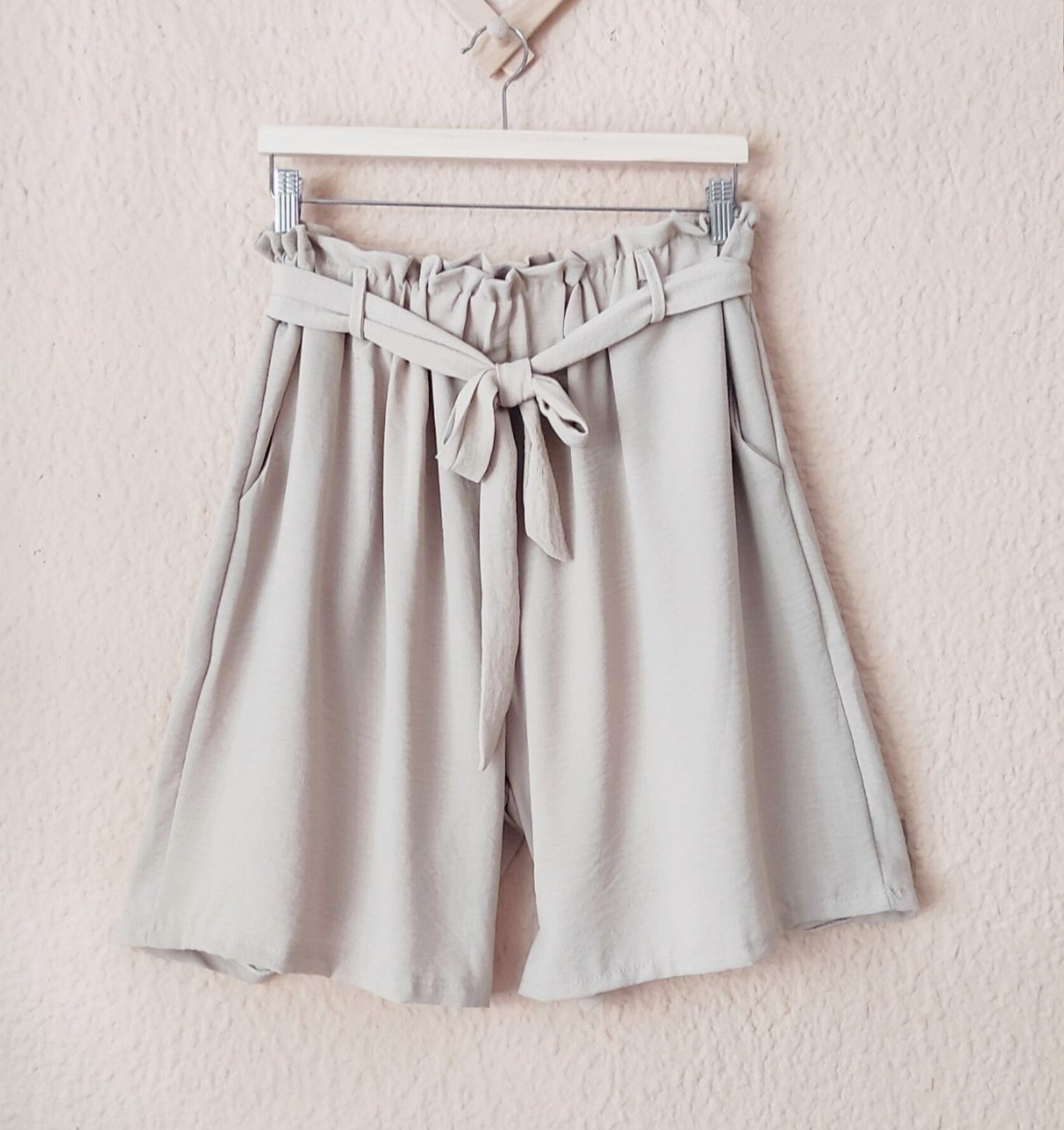 Pantalón Corto Silvi Beige