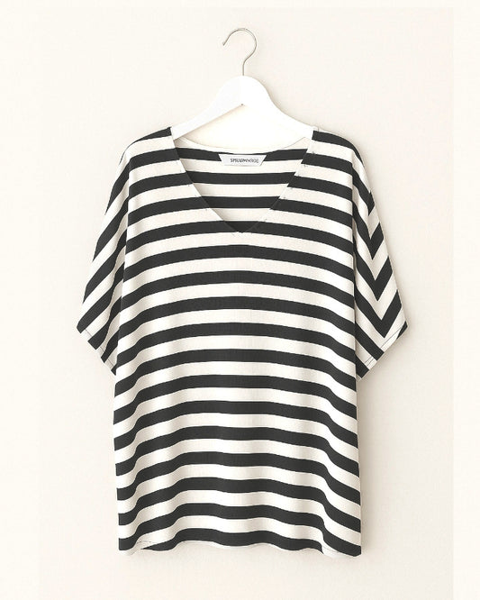 Camiseta Daniela Negra